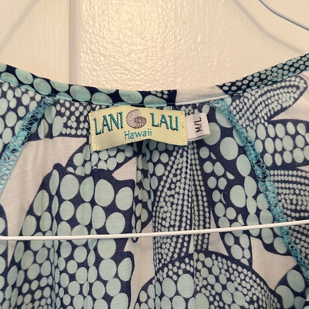 LIKE NEW Lani Lau Hawaii Cover Up Blue and White Patterned Tunic Top - Picture 3 of 4